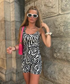 Alternative view of Combi short Zebre