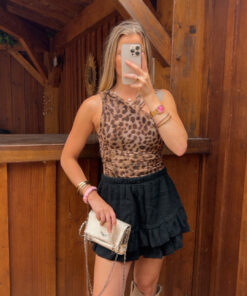 Alternative view of Body léopard marron