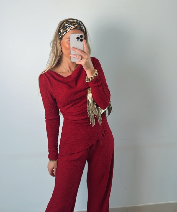 Alternative view of Ensemble Adéle rouge