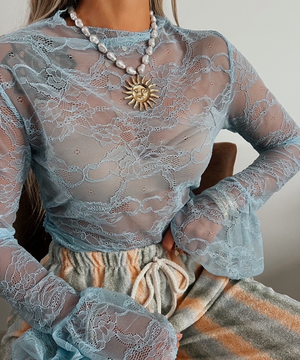 Haut dentelle bleu