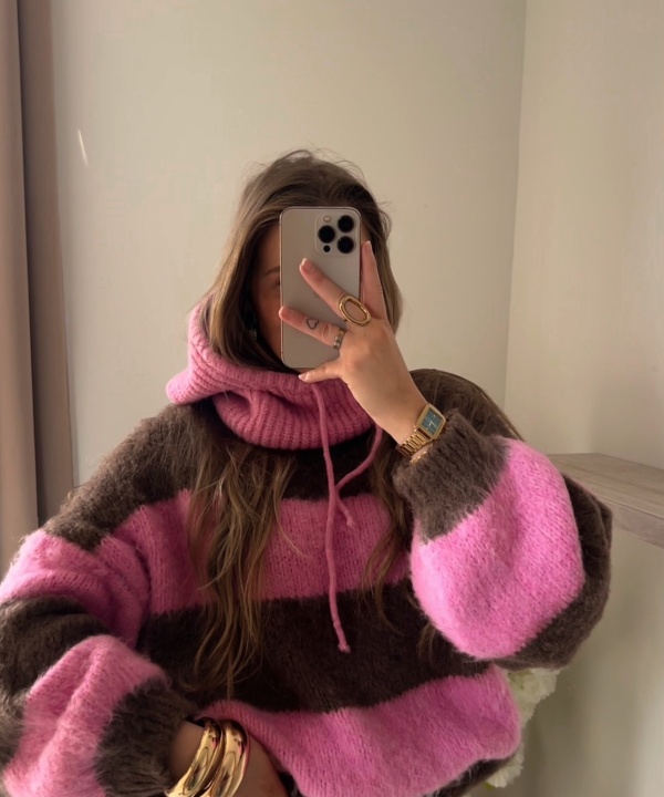 Alternative view of Pull Nolia rose